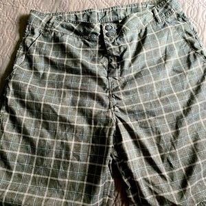 Ocean Earth XL lined board shorts in Green, blue and cream plaid
